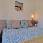 Bright Flat With Shared Garden Apartment