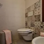Bright Flat With Shared Garden Apartment