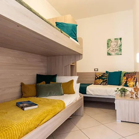 Bright Flat With Shared Garden