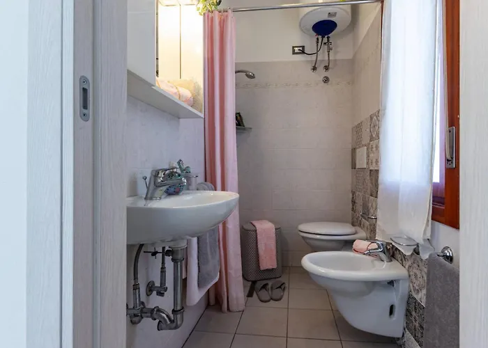 Bright Flat With Shared Garden Bibione